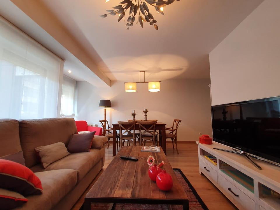 TV and multimedia, Living room, Lounge or bar