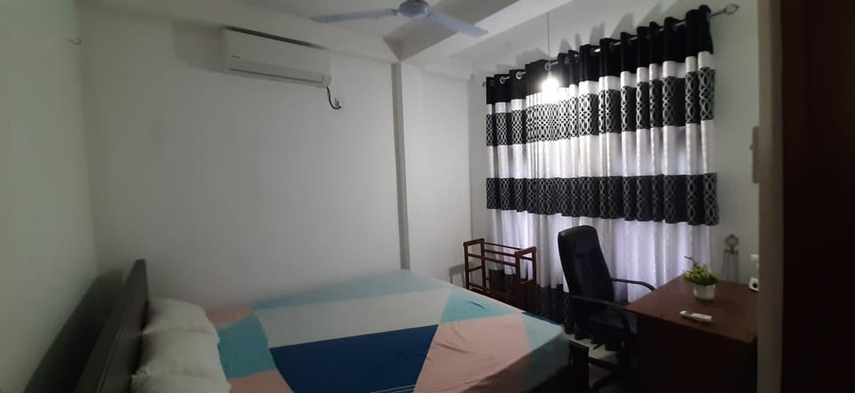 Bed, Photo of the whole room, air conditioner