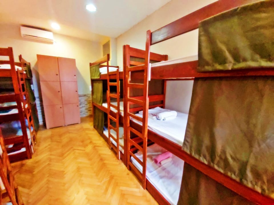 Bed, Photo of the whole room, Bedroom, bunk bed