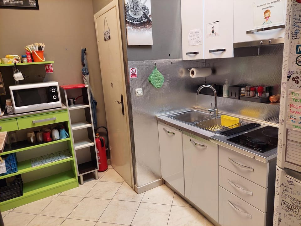 Bathroom, Coffee/tea facilities, Kitchen or kitchenette, Kitchen or kitchenette, minibar, stove