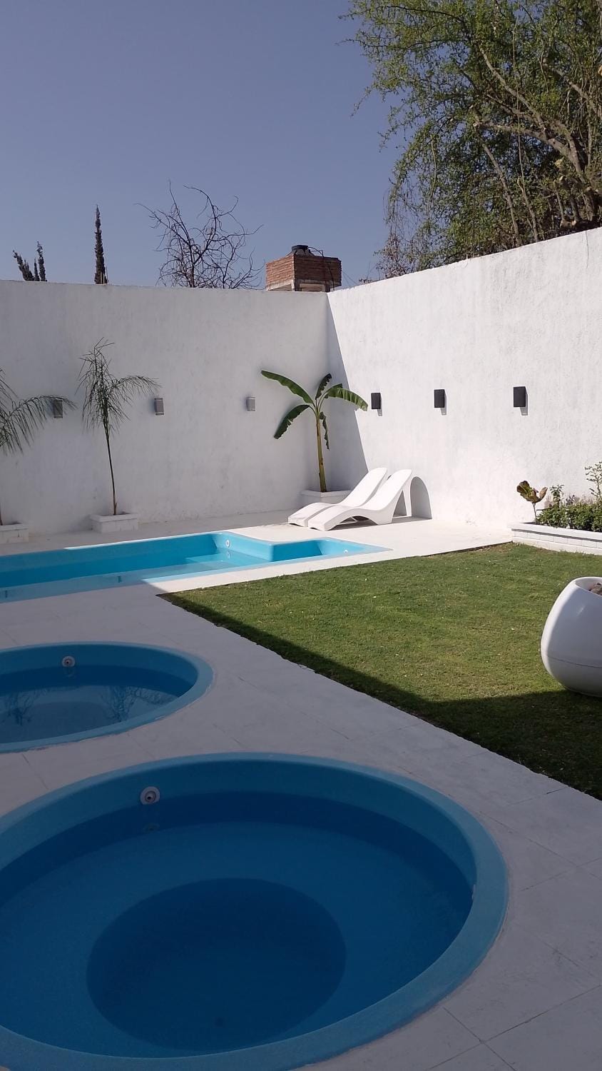 Swimming pool, sunbed