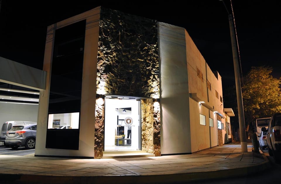 Property building, Facade/entrance