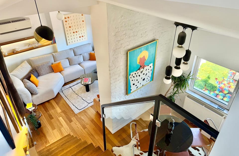 Living room, Seating area
