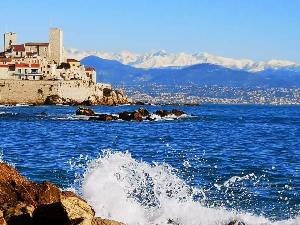 5 min to sea Suite Française Old Town Apartment in Antibes