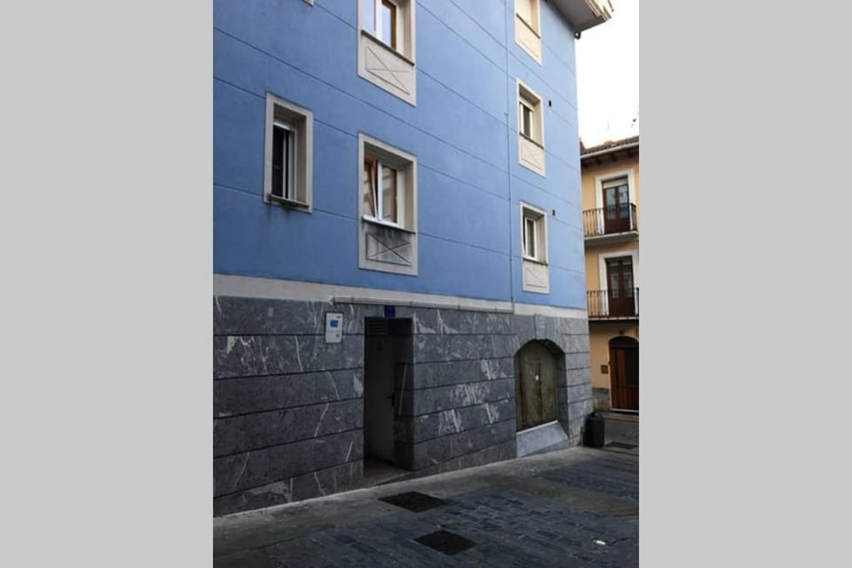 Property building, Facade/entrance