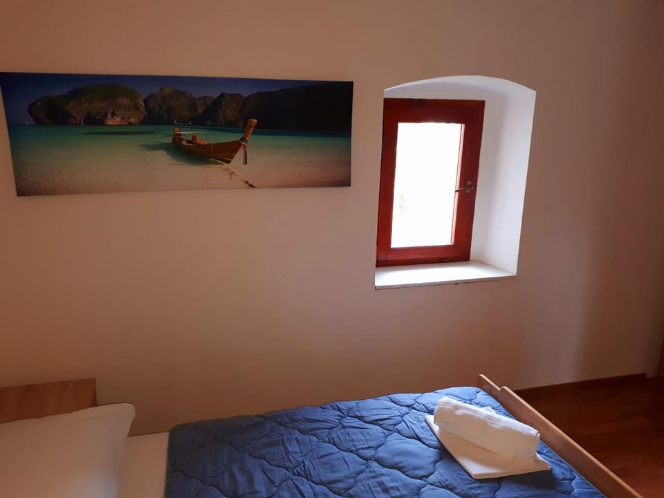 Stone house Porat, 100m from beach Porat House in Šibenik-Knin County, Croatia