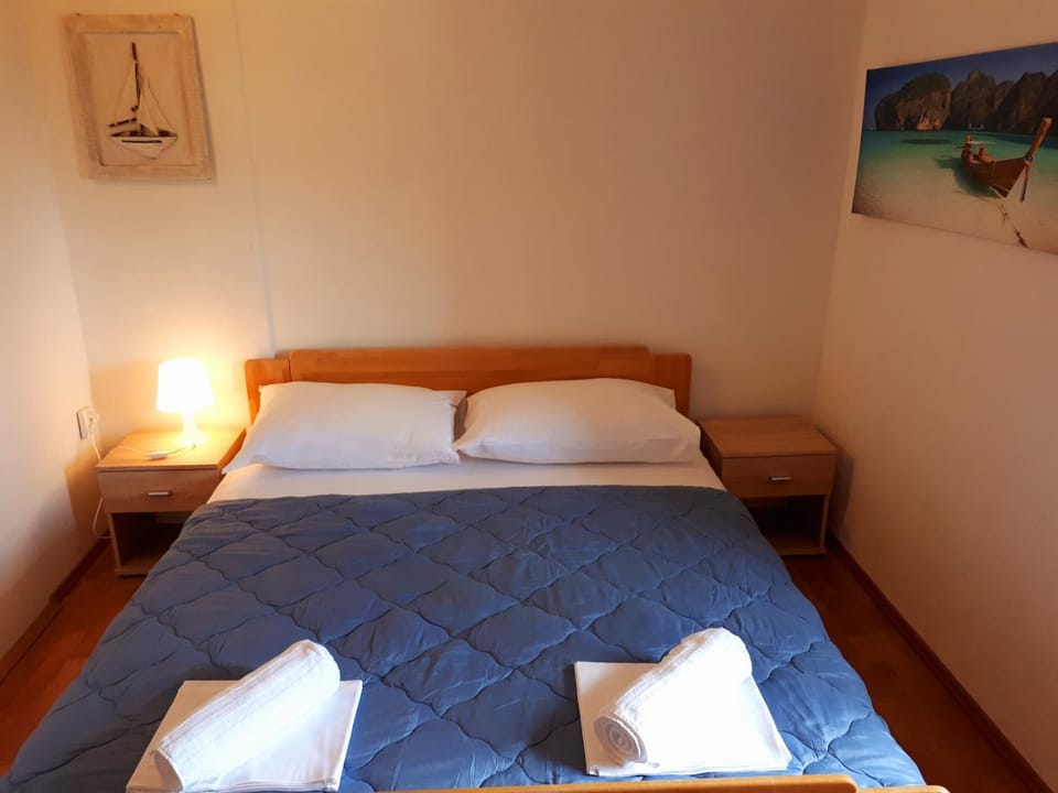 Stone house Porat, 100m from beach Porat House in Šibenik-Knin County, Croatia