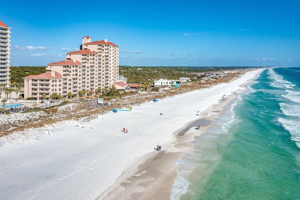 TOPS'L Southern Comfort Apartment in Miramar Beach