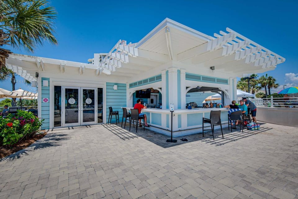 TOPS'L Southern Comfort Apartment in Miramar Beach