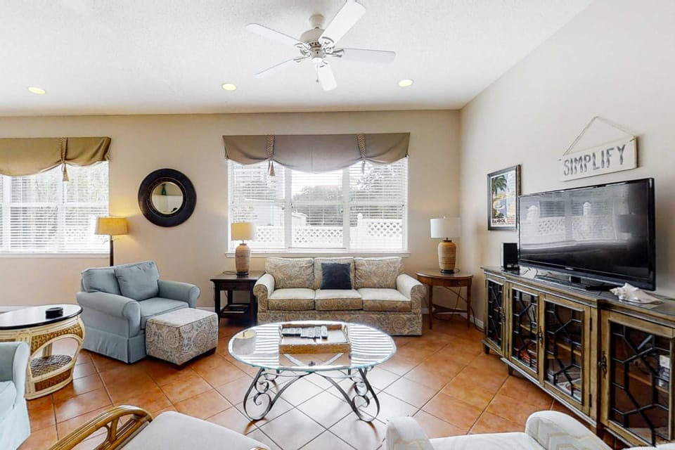TOPS'L Sunny Days Apartment in Miramar Beach