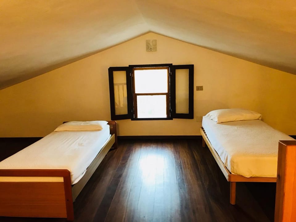 Bed, Photo of the whole room