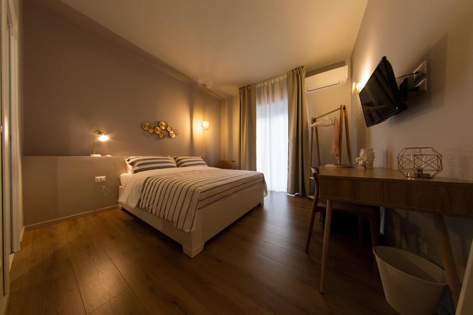 Bed, Bathroom, TV and multimedia, Photo of the whole room, Bedroom, internet, internet