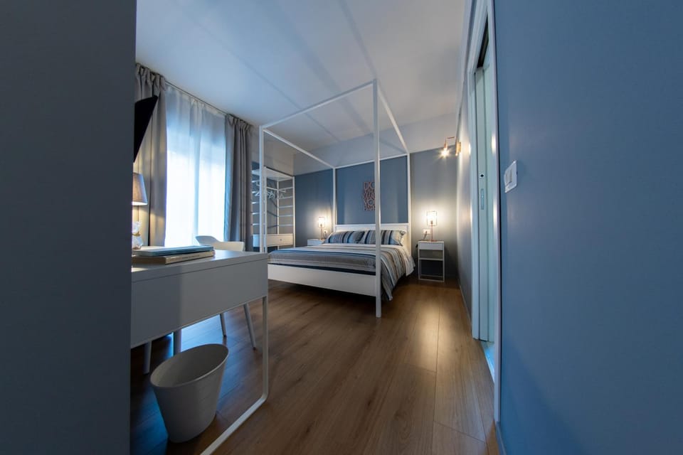Bed, Photo of the whole room, Bedroom, Supermarket/grocery shop, Parking, internet, internet, wardrobe, air conditioner