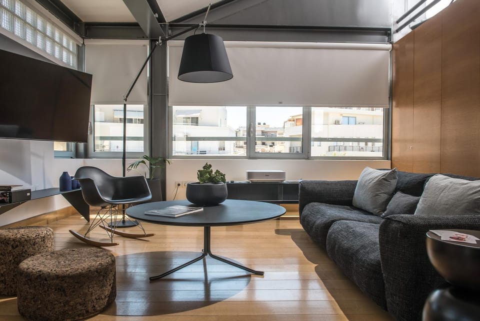 TV and multimedia, Living room, Seating area, Dining area