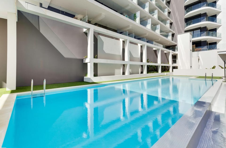Swimming pool, Swimming pool