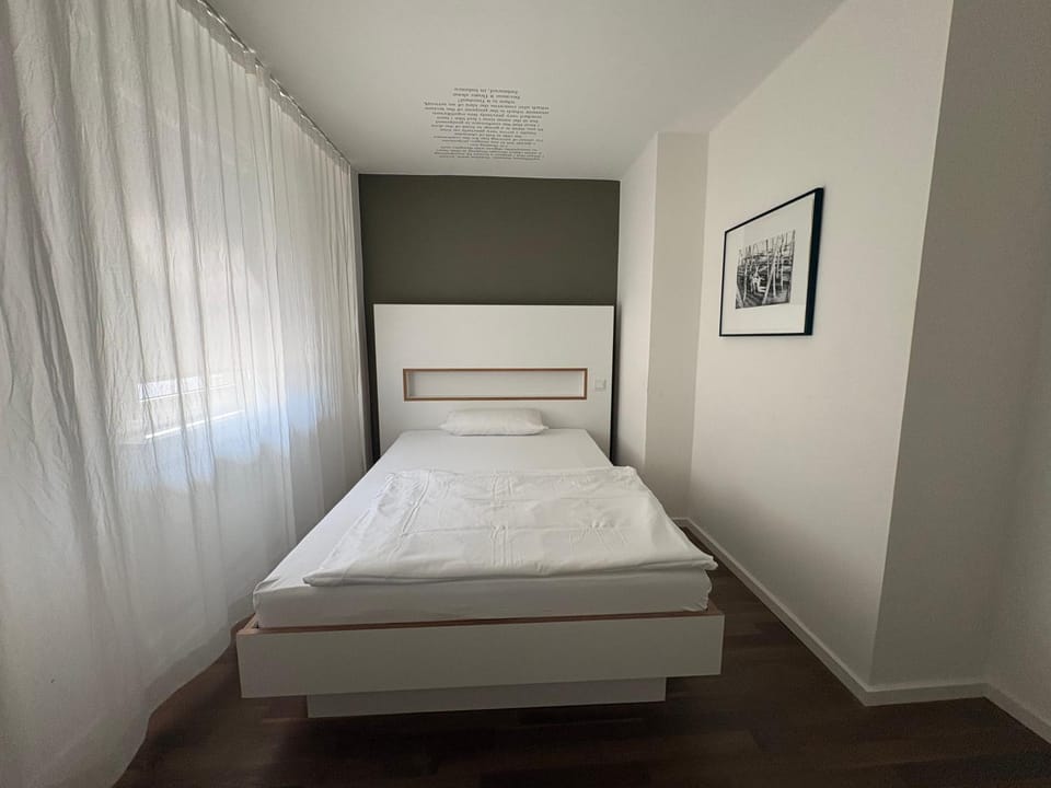 ART Hotel Ufer Bed and Breakfast in Neuss