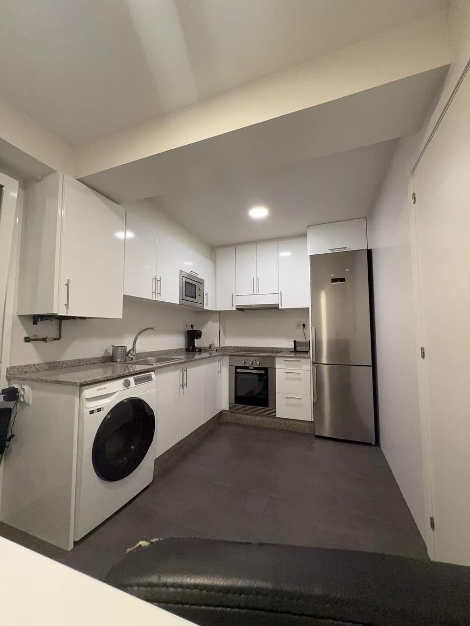 Kitchen or kitchenette, washing machine, dryer