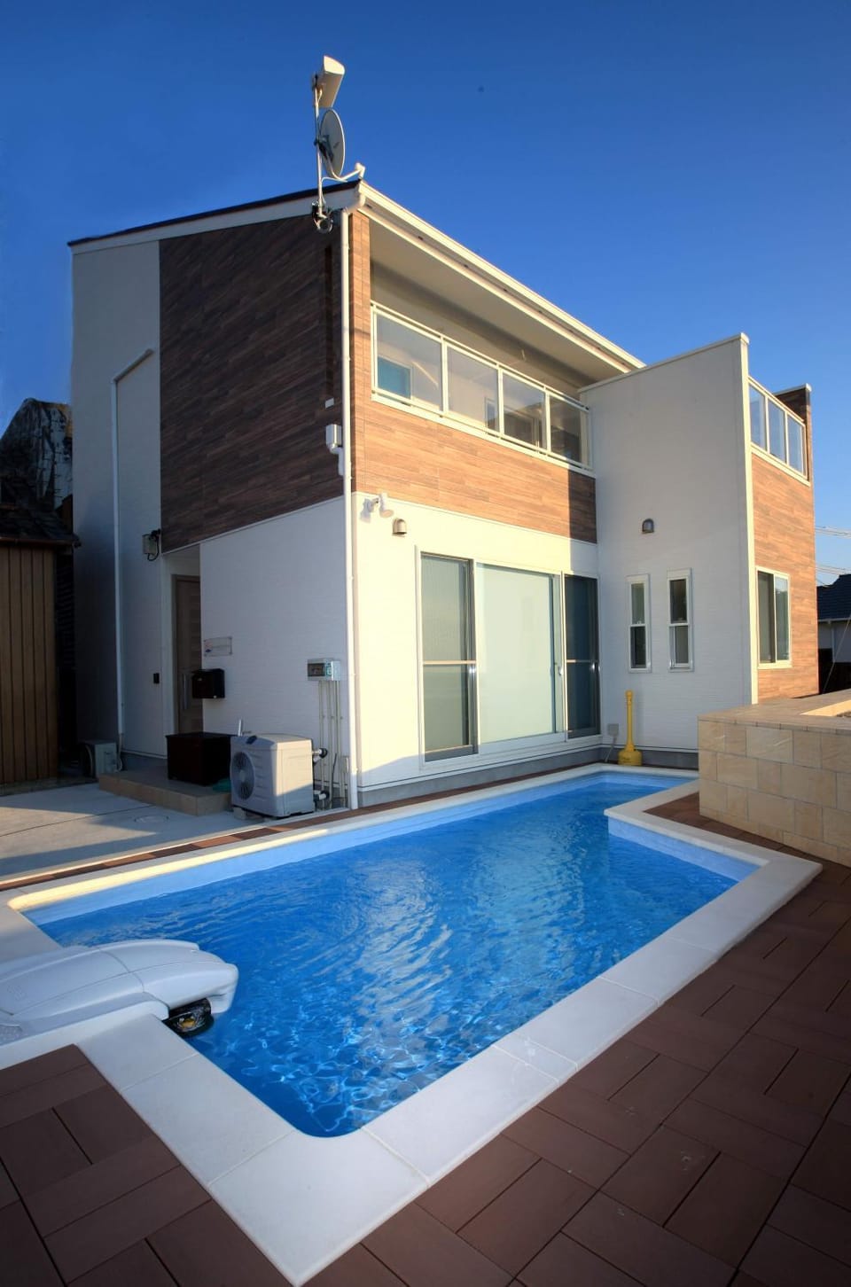 Property building, On site