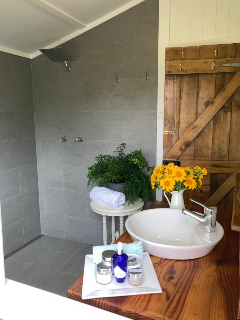 Dayboro - Blue Ridge Lavender Cottage House in Brisbane