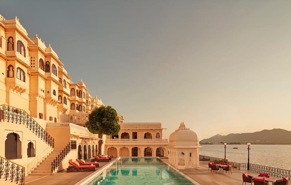 Facade/entrance, Bird's eye view, Swimming pool