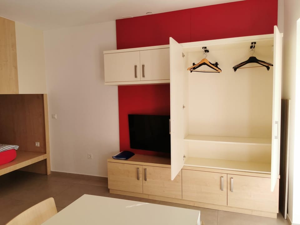 Bed, TV and multimedia