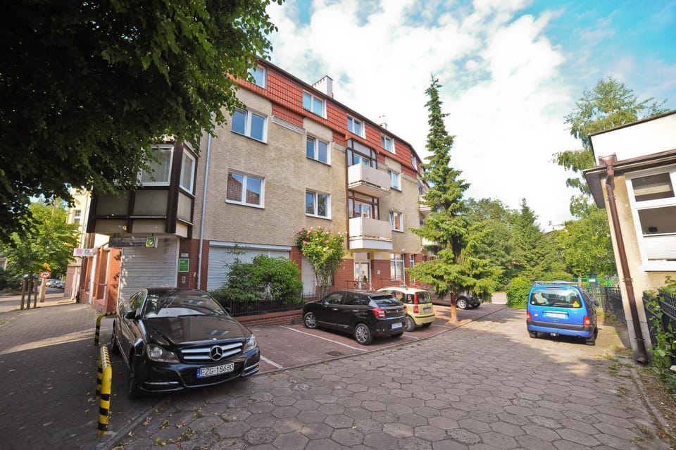 Property building, Neighbourhood