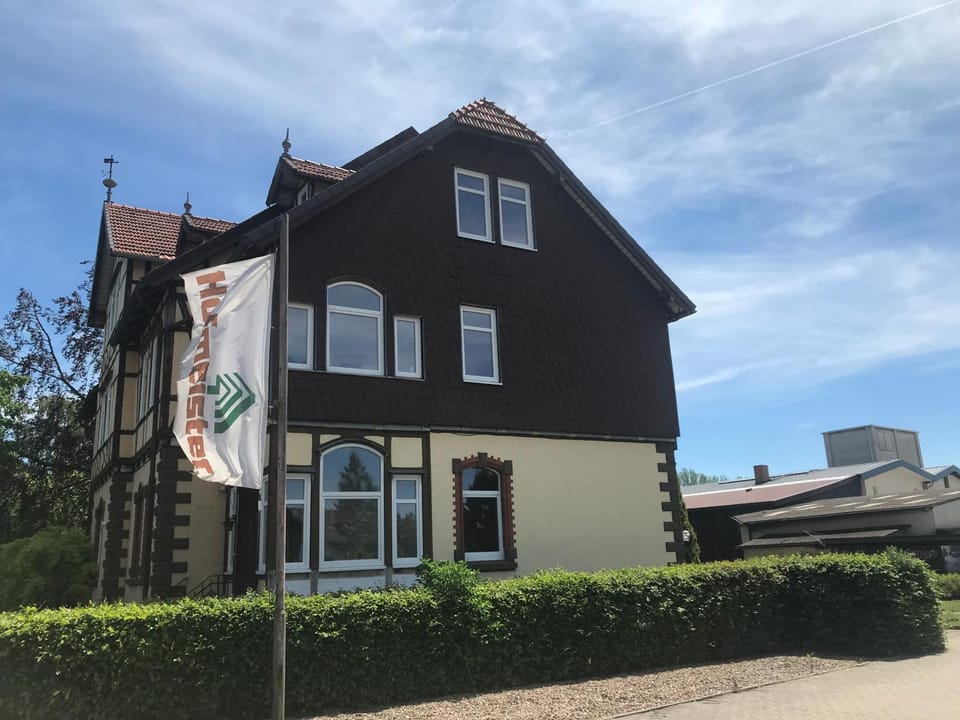 Property building, Day