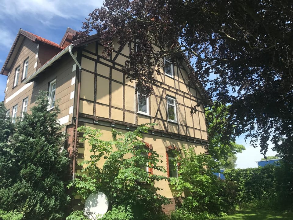 Property building, Day
