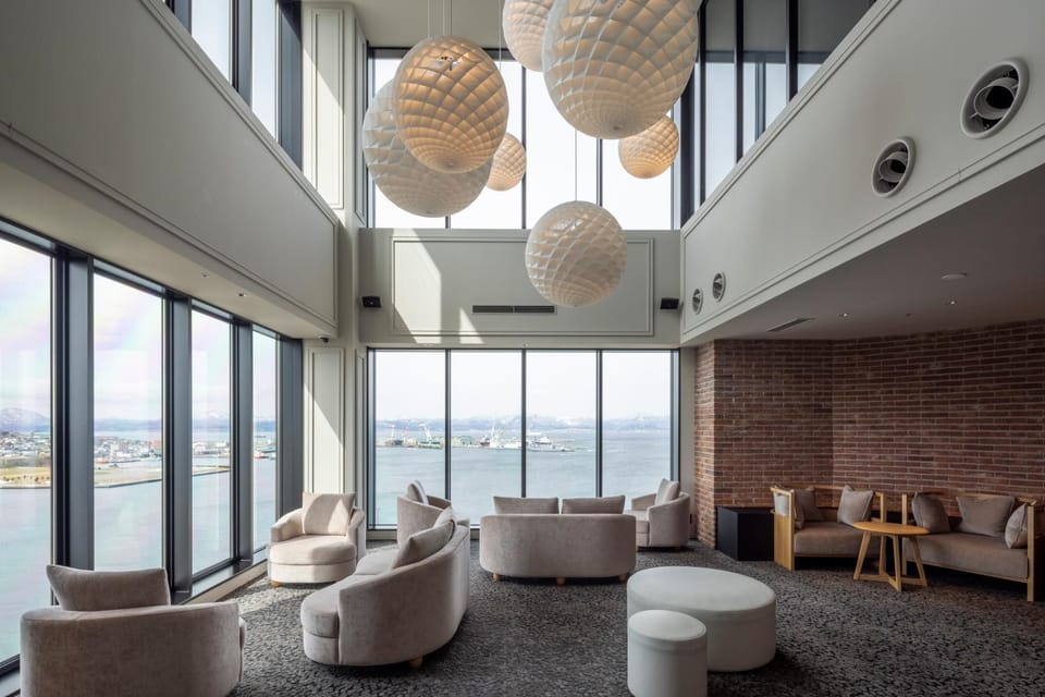 Communal lounge/ TV room, Sea view