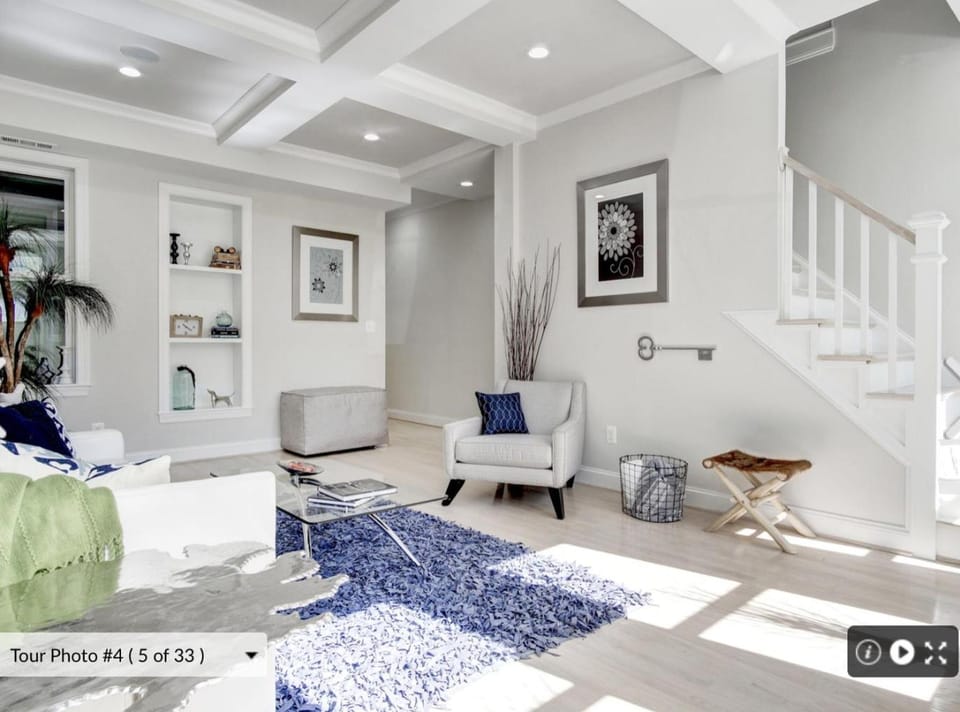 Spacious & Bright home In Bloomingdale/ Truxton DC House in District of Columbia