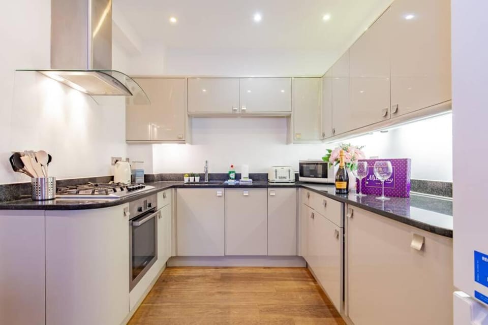 Unique and quirky central apartment with parking Apartment in Oxford