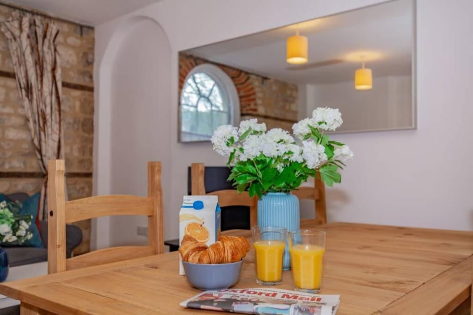 Unique and quirky central apartment with parking Apartment in Oxford