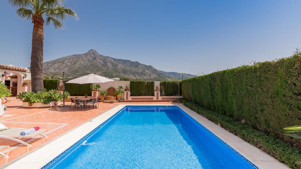Mountain view, Pool view