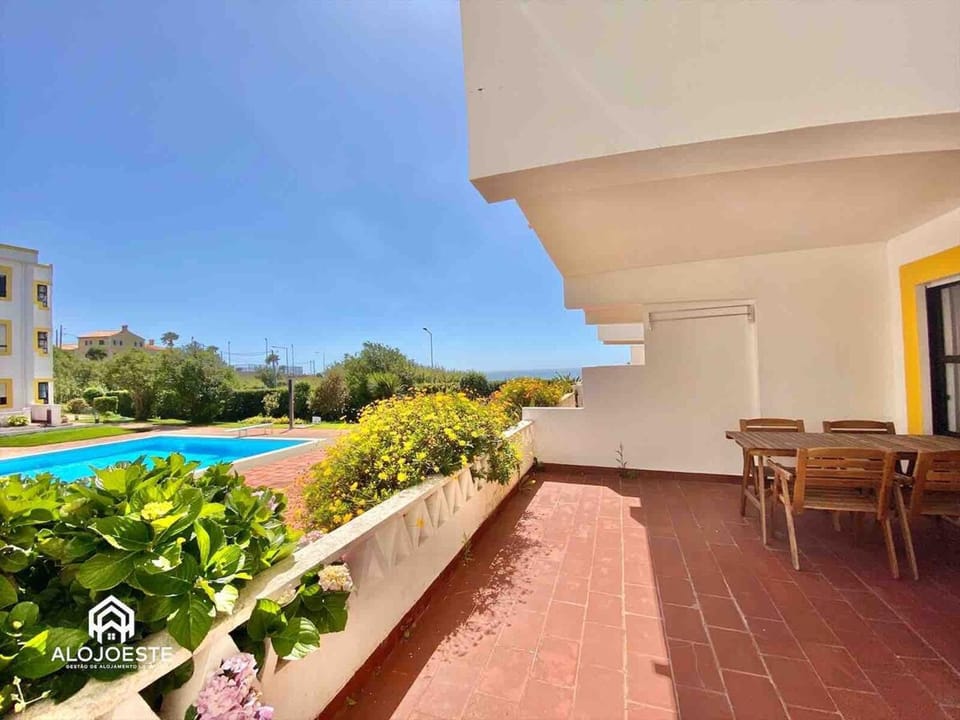 Água à Vista - Apto com 2 quartos e Piscina Apartment in Ericeira