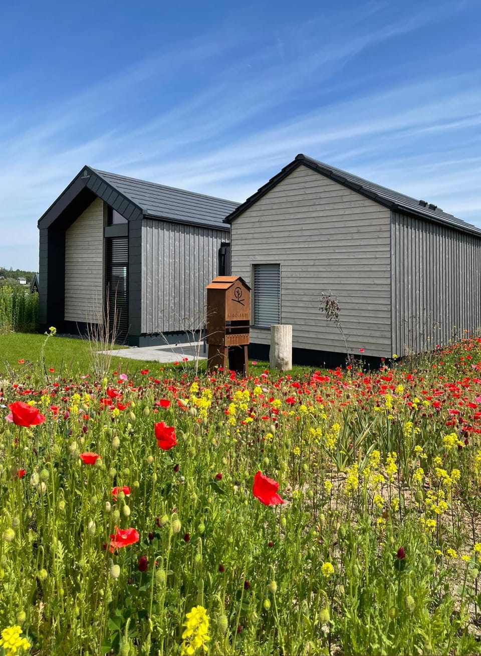 Property building, Spring, Day, Garden, Garden view