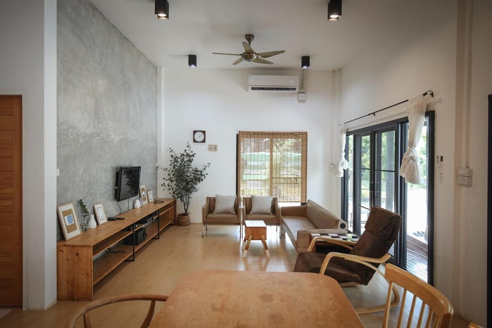 Living room, Seating area