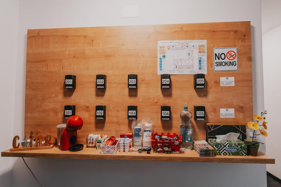 Property building, Facade/entrance, Day