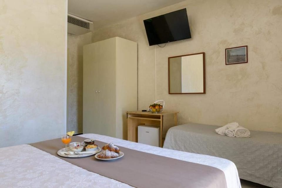 HOTEL CRISTALLO PAESTUM Hotel in Campania