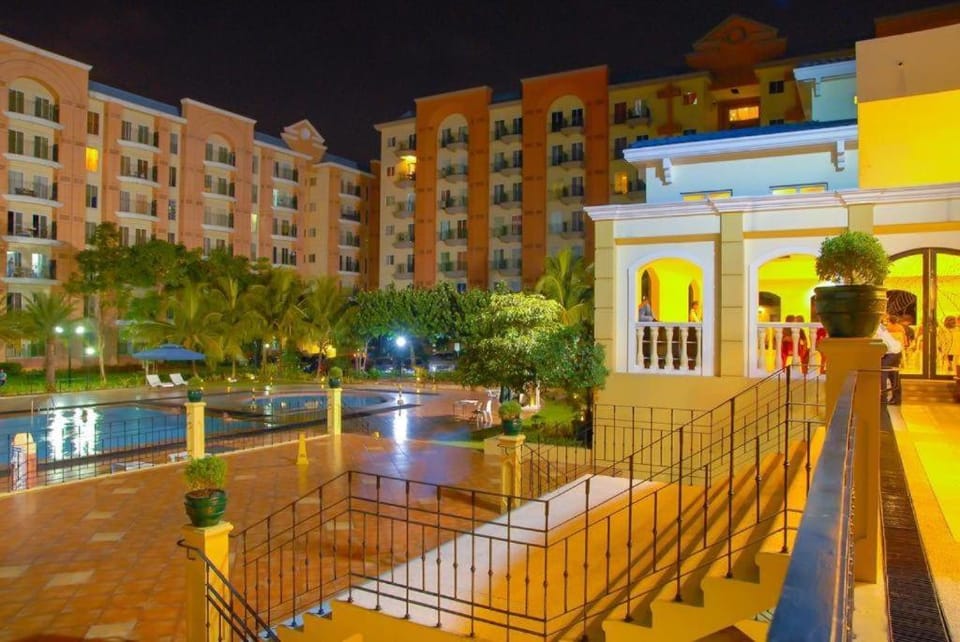 Chateau Elysee a2 near Airport,Wifi Netflix Kitchen Apartment hotel in Paranaque