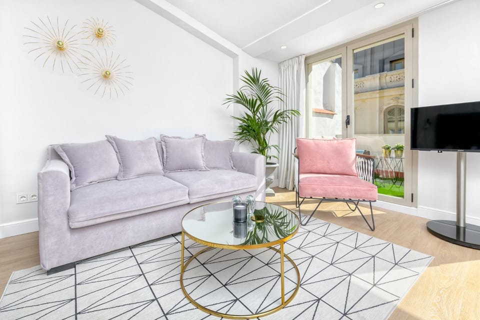 Communal lounge/ TV room, Living room
