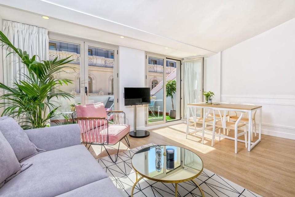 Communal lounge/ TV room, Living room