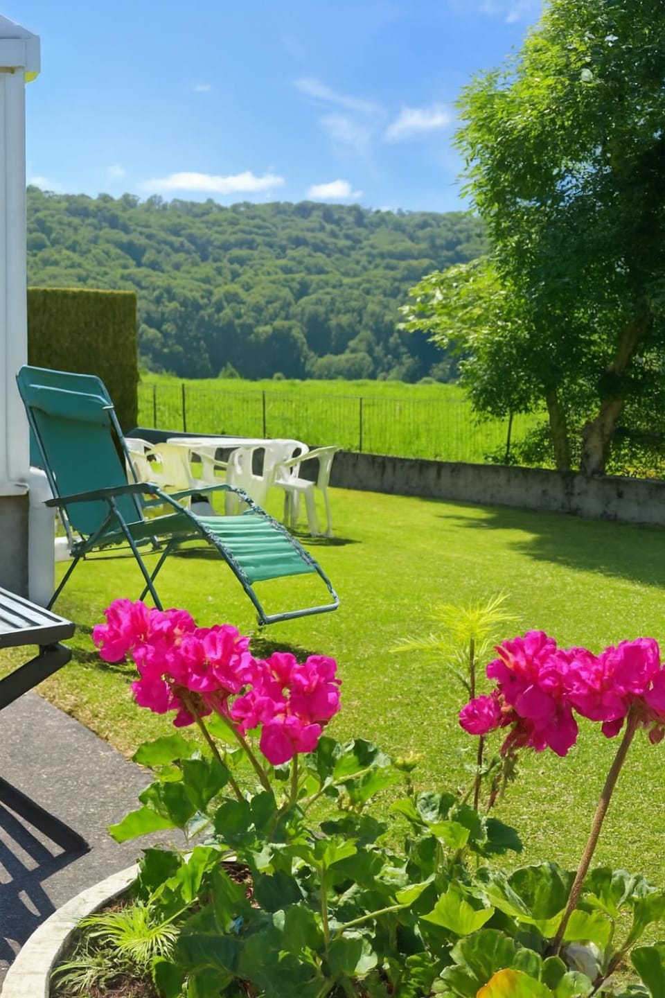 Spring, Day, Natural landscape, Garden, Garden view, sunbed