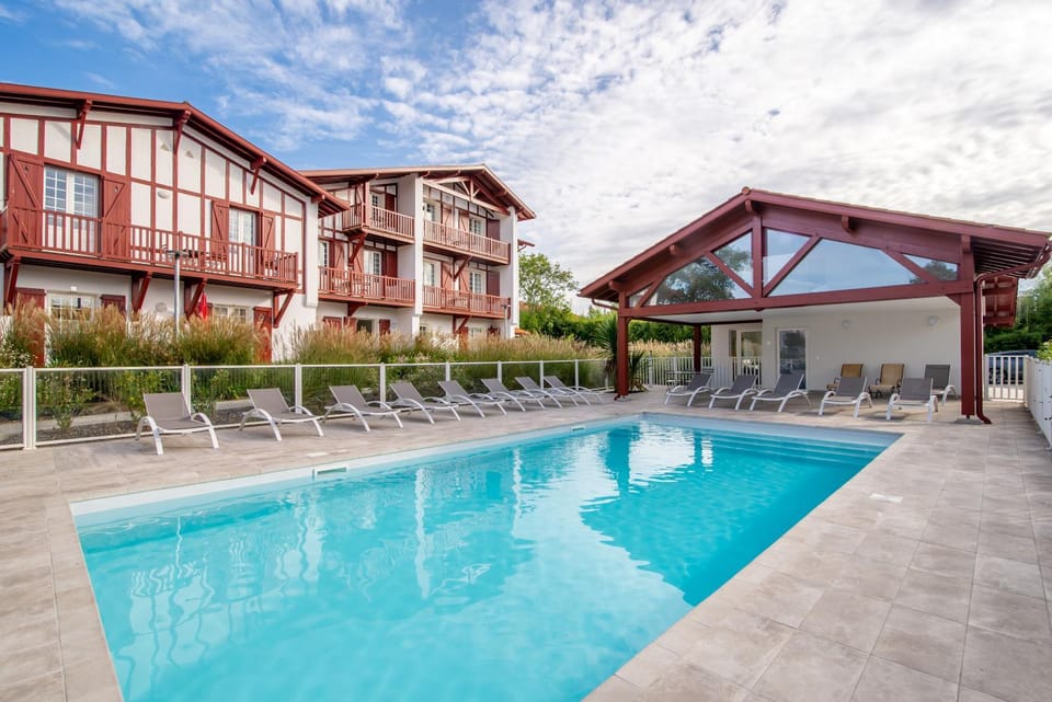 Property building, Swimming pool