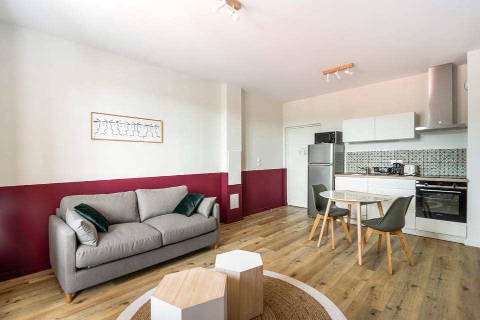 Kitchen or kitchenette, Living room