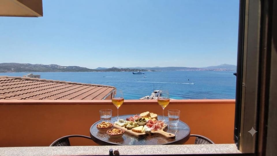 Appartamentino panoramico...con finestra sul mare! Apartment in Italy