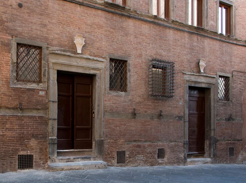 Palazzo Piccolomini Apartment in Siena
