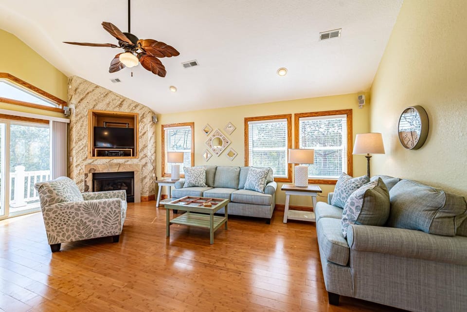 Ace's Delight TOO - Nags Head MP 11.5 - Heated Pool/Hot Tub, Pool Table, Tiki Bar, Sauna House in Nags Head