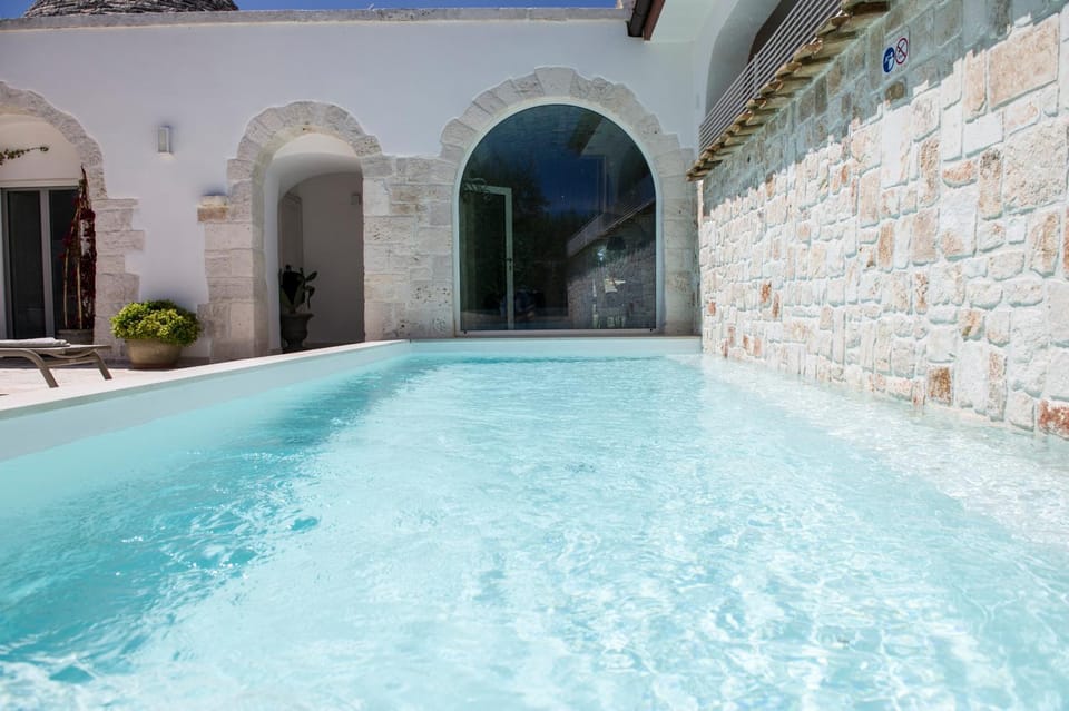 Trulli Pietraviva with Pool Villa in Apulia
