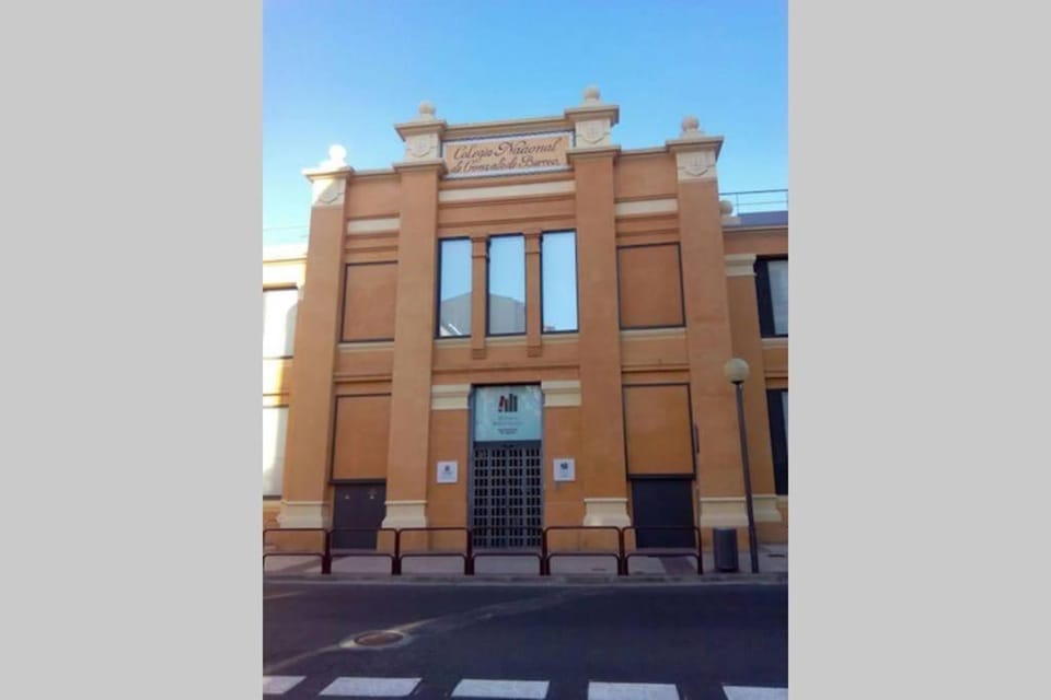 Agradable, luminoso, WIFI, junto al Ayuntamiento Apartment in Logrono