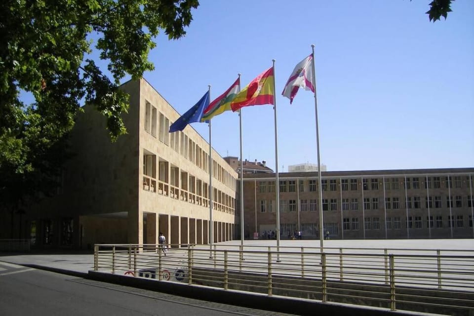 Agradable, luminoso, WIFI, junto al Ayuntamiento Apartment in Logrono